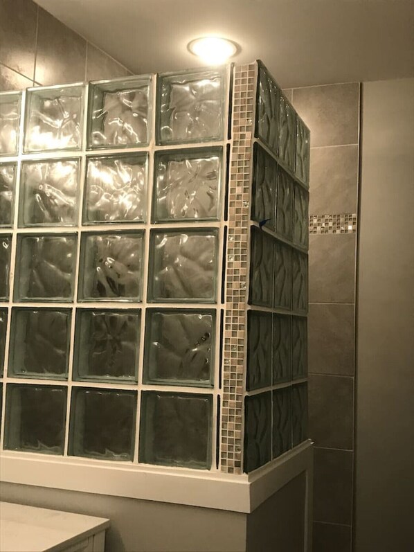 Unclassified image, 1 of 20, button