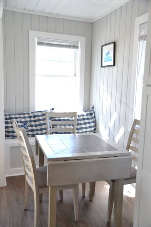 Unclassified image, 5 of 20, button