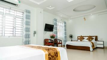 Deluxe Double Room | In-room safe, desk, free WiFi