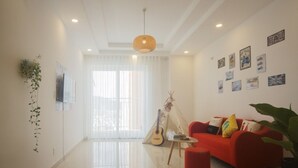 อพาร์ทเมนท์, 1 ห้องนอน | ห้องนั่งเล่น | สมาร์ททีวี