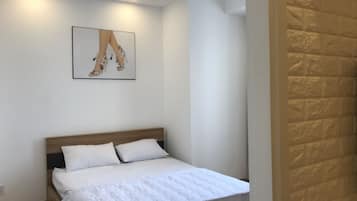 Apartment, 3 Bedrooms | Desk, iron/ironing board, free WiFi, bed sheets