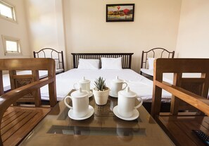 Quadruple Room, City View - Three Palms Homestay (Da Nang)