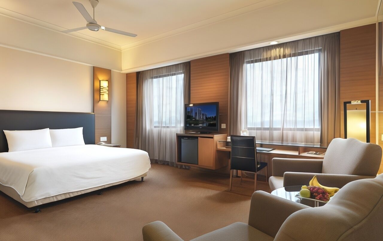 1 kamar tidur, brankas, meja kerja, dan kedap suara
