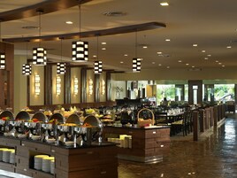 Daily buffet breakfast (MYR 25 per person)