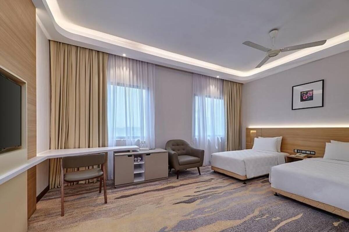 1 غرفة نوم وخزنة داخل الغرفة ومكتب وتجهيزات عازلة للصوت