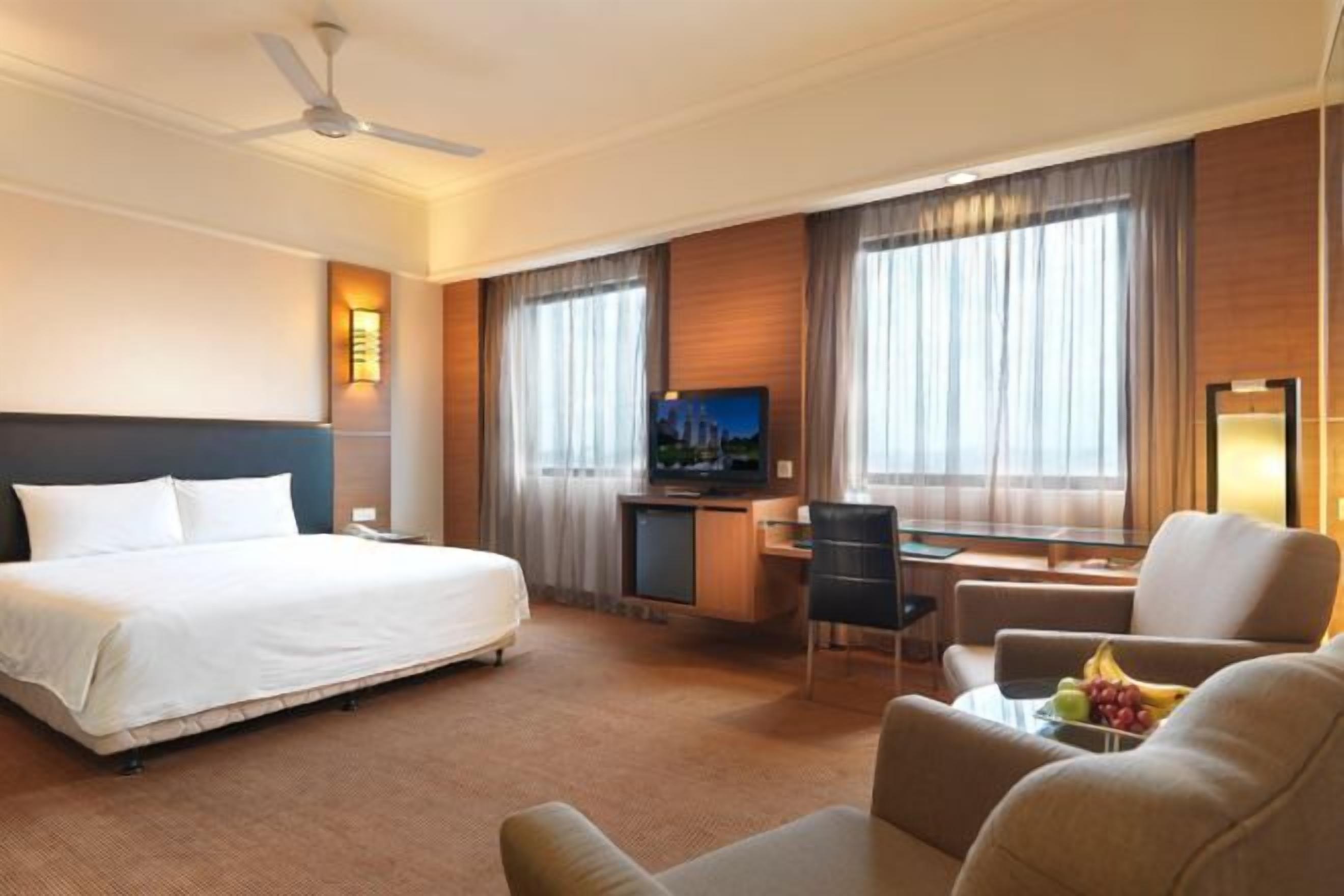 1 bedroom, in-room safe, desk, soundproofing