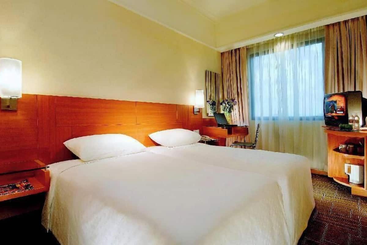 1 bedroom, in-room safe, desk, soundproofing