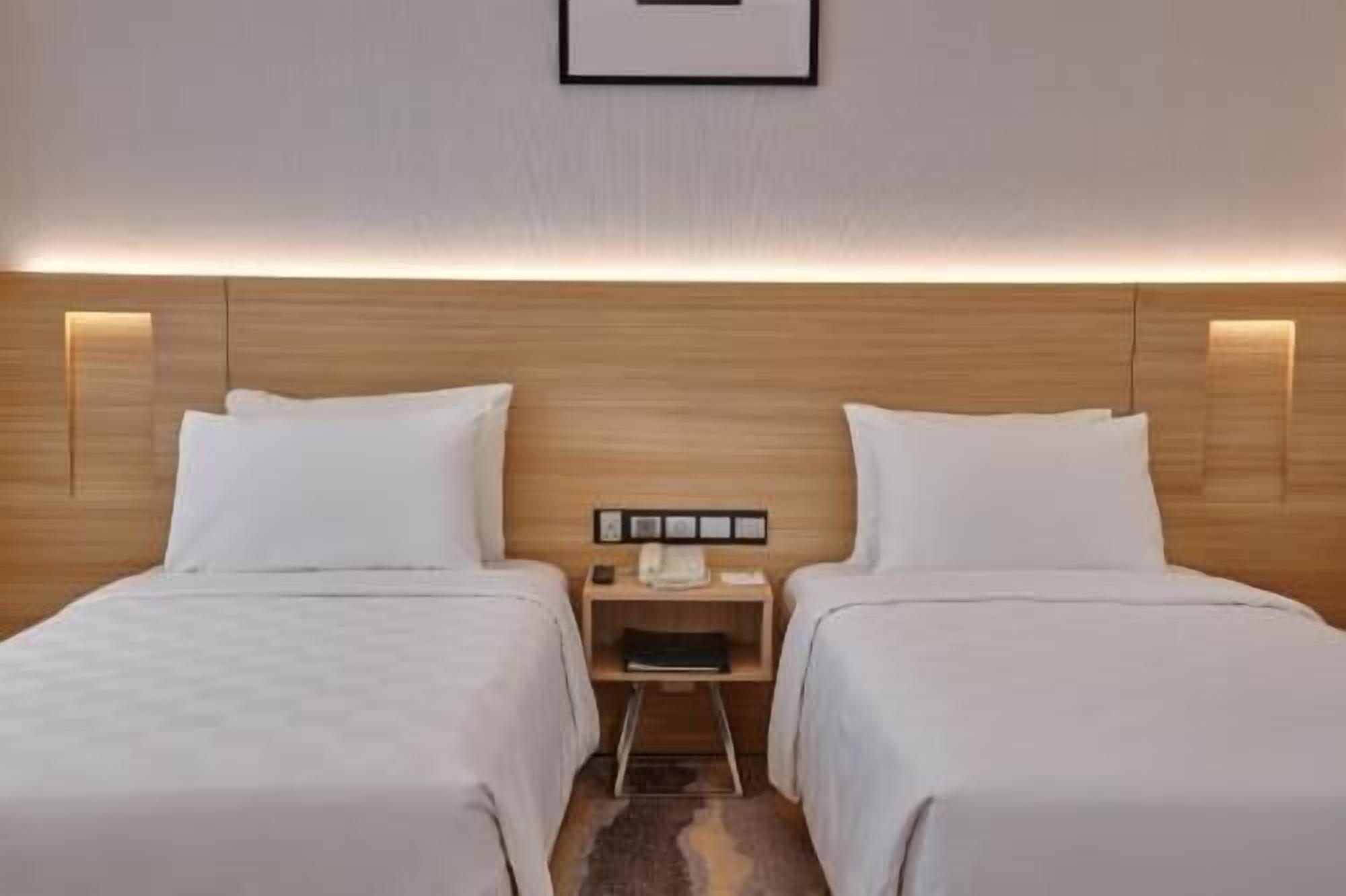 1 bedroom, in-room safe, desk, soundproofing