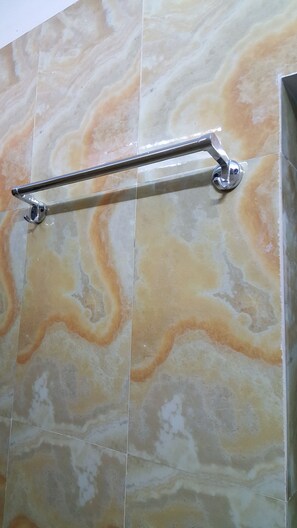Shower, slippers, towels - BnB Royal Tourist House (Kathmandu)