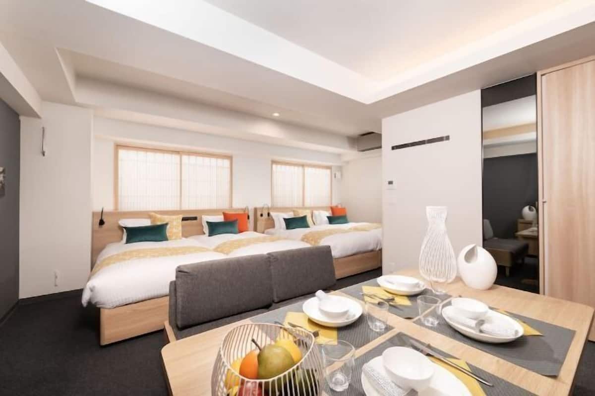 1 bedroom, down duvets, in-room safe, blackout curtains