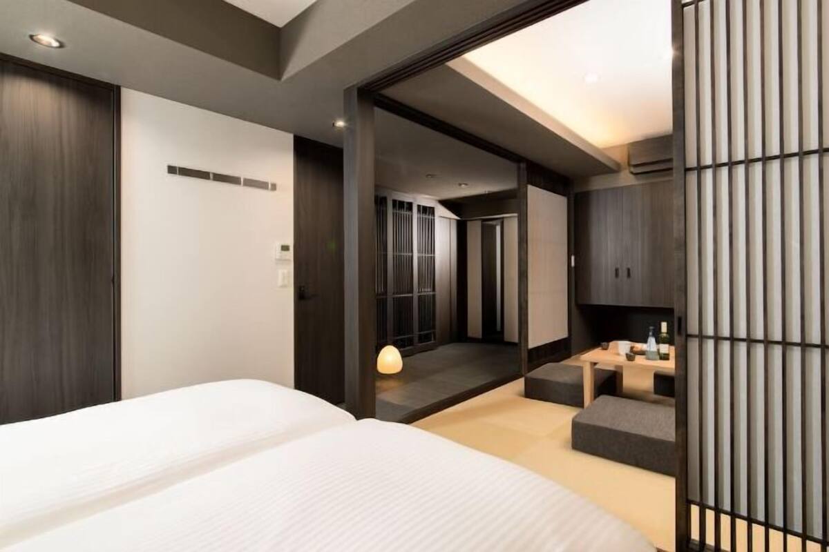 1 bedroom, down duvets, in-room safe, blackout curtains