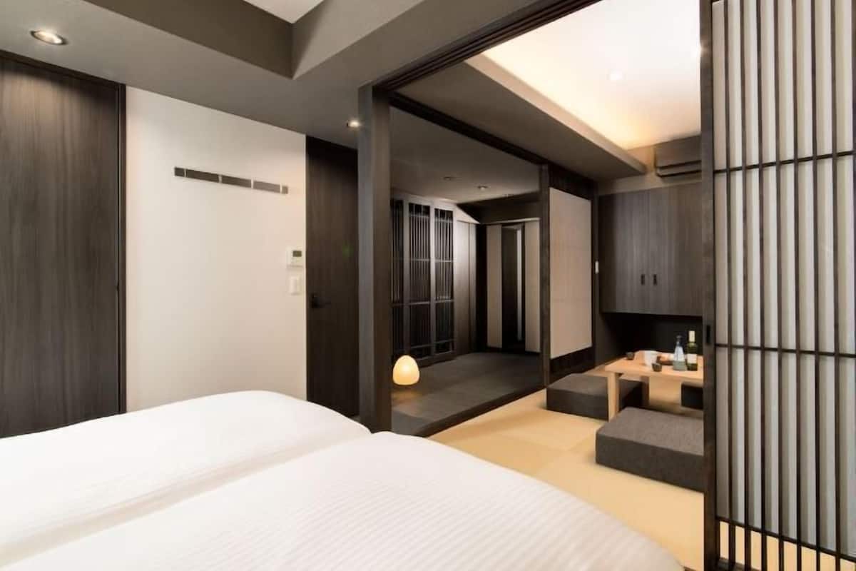 1 bedroom, down duvets, in-room safe, blackout curtains