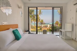 Dobbeltrom – standard, sjøutsikt | Sengetøy av topp kvalitet, individuelt innredet og skrivebord