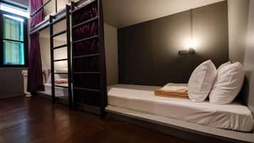 8 Beds Mixed Dormitory Room (Up to 8 person) | Wi-Fi gratuit, draps fournis