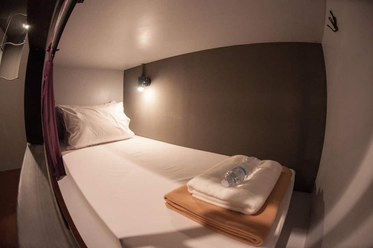 Deluxe Shared Dormitory, Mixed Dorm, Shared Bathroom (8 Beds)