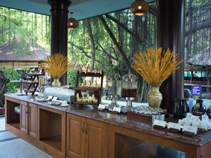 Family dining - Phuong Nam Resort (Ho Chi Minh City)