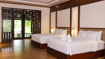Family Suite | 1 bedroom, minibar, in-room safe, individually decorated