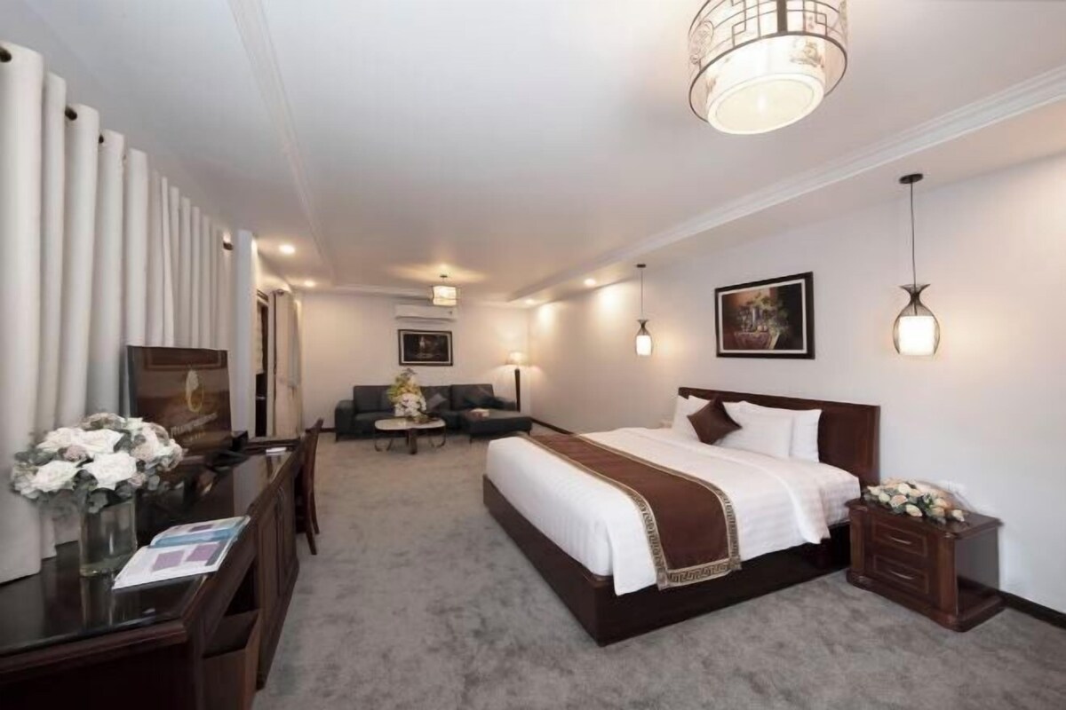 Minibar, in-room safe, desk, soundproofing
