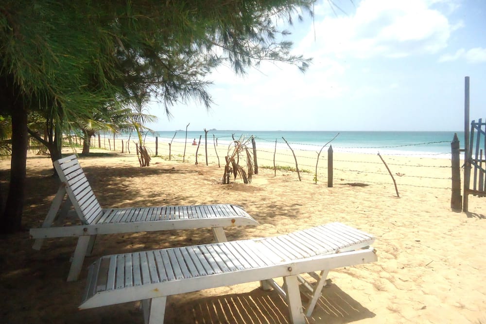 White Sand Beach Inn