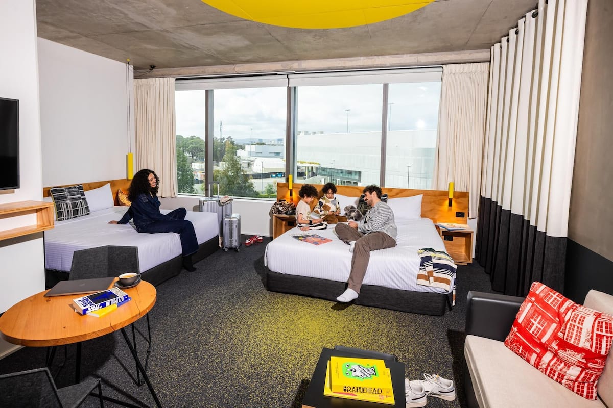 atura deluxe twin | premium bedding, desk, blackout curtains, soundproofing