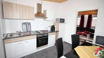 Exclusive Condo, 2 Bedrooms, Garden View | Private kitchen | Fridge, microwave, oven, stovetop