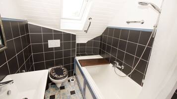 Premium Condo, 2 Bedrooms, Garden View | Bathroom | Towels, toilet paper