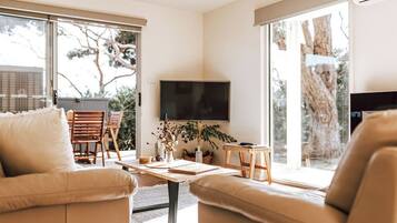 House, 1 Bedroom, Ocean View (The Lookout) | Living area | Flat-screen TV