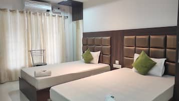 Deluxe Twin Room | Desk, soundproofing, free WiFi, bed sheets