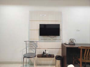 Bureau, chambres insonorisées, Wi-Fi gratuit, draps fournis