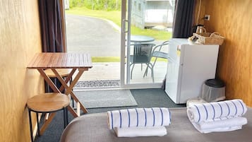 Deluxe-Ferienhütte, 1 Queen-Bett | 1 Schlafzimmer, WLAN, Bettwäsche