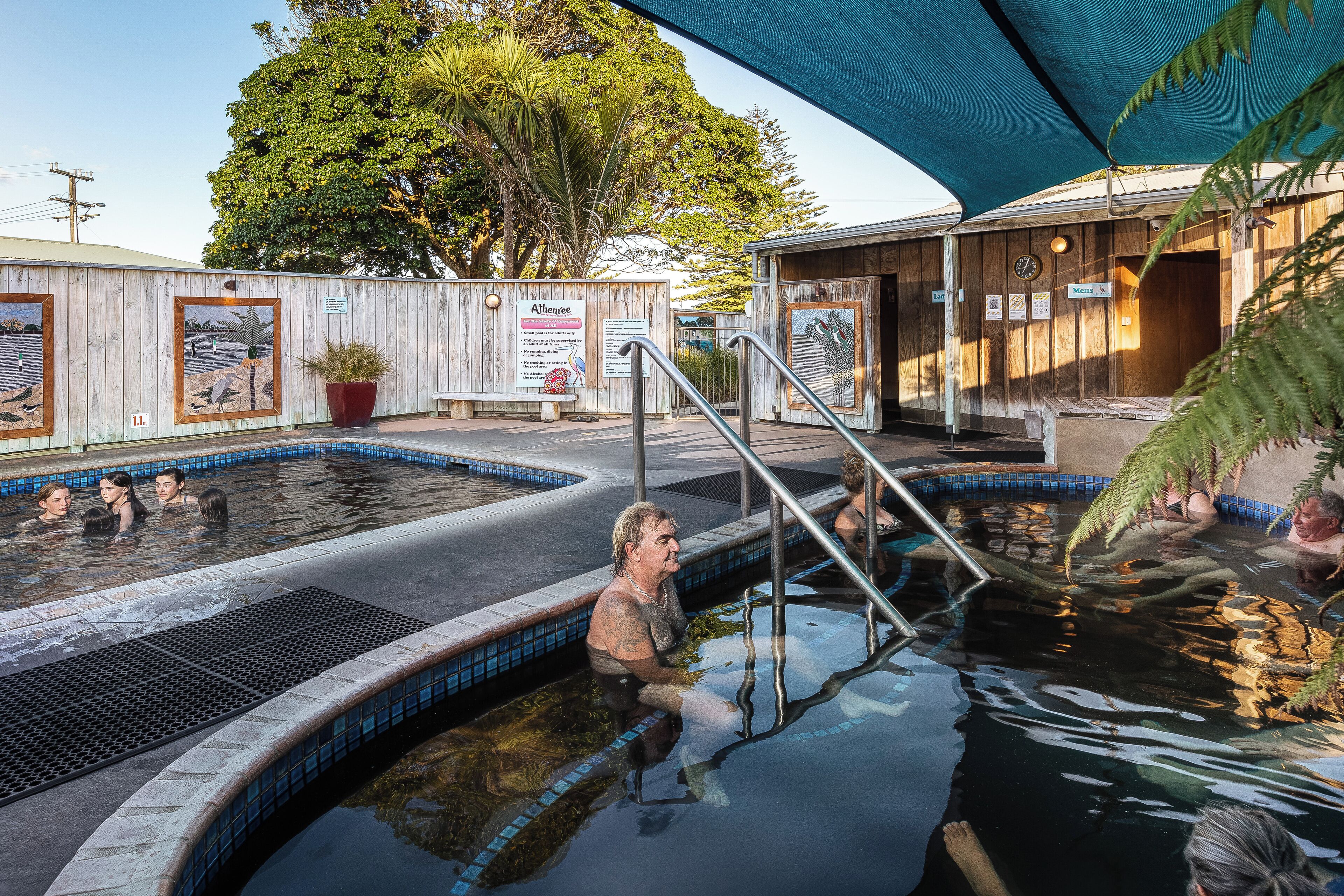 2 座室外游泳池