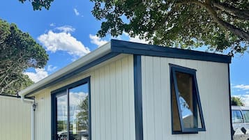 Deluxe Cabin, 1 Queen Bed