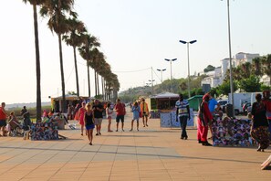 Unclassified image, 2 of 16, button