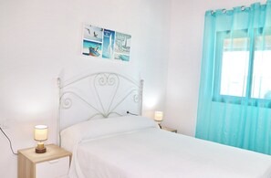 1 bedroom, iron/ironing board, internet, bed sheets