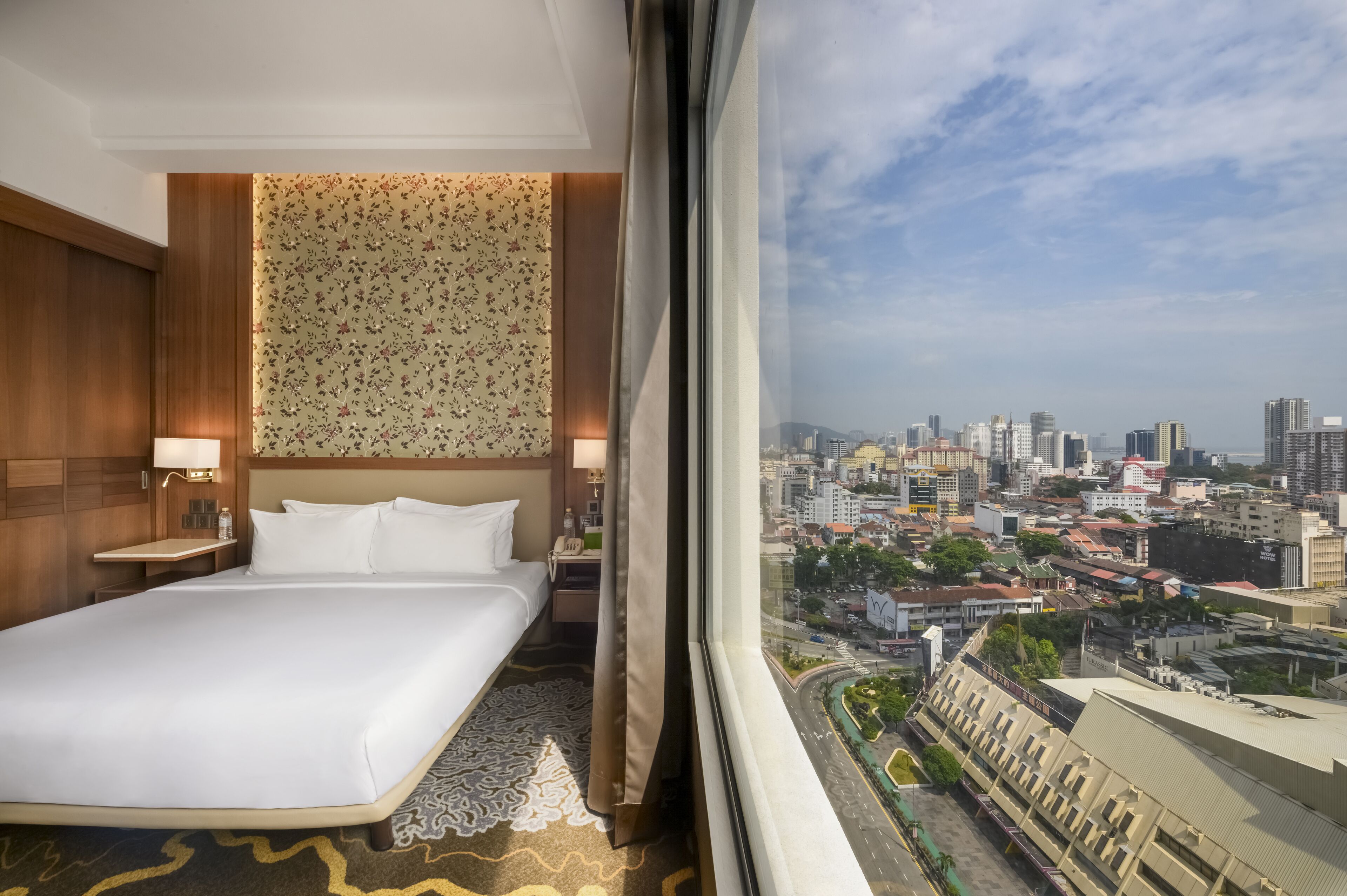 premier room, 1 king bed | 1 bedroom, premium bedding, down duvets, in-room safe