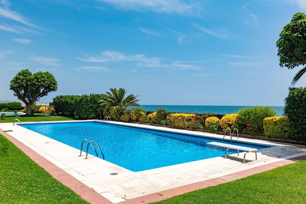 Schwimmbad, Eigentum, Gras, Grundeigentum, Haus, Freizeit, Resort, Gebäude, Urlaub, Estate