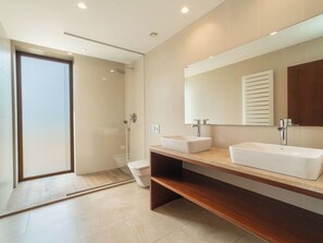 Bathroom - Beautiful private villa for 12 guests with WIFI, private pool, A/C, TV, patio and panoramic view (Costitx)