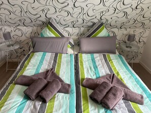2 bedrooms, travel crib, free WiFi - Lovely apartment for 4 guests with WIFI, TV, patio and pets allowed (Westerholt)