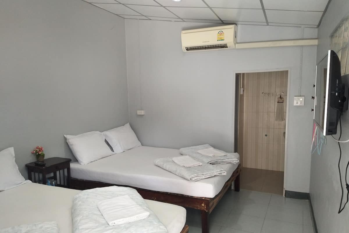 Family Room | Free WiFi
