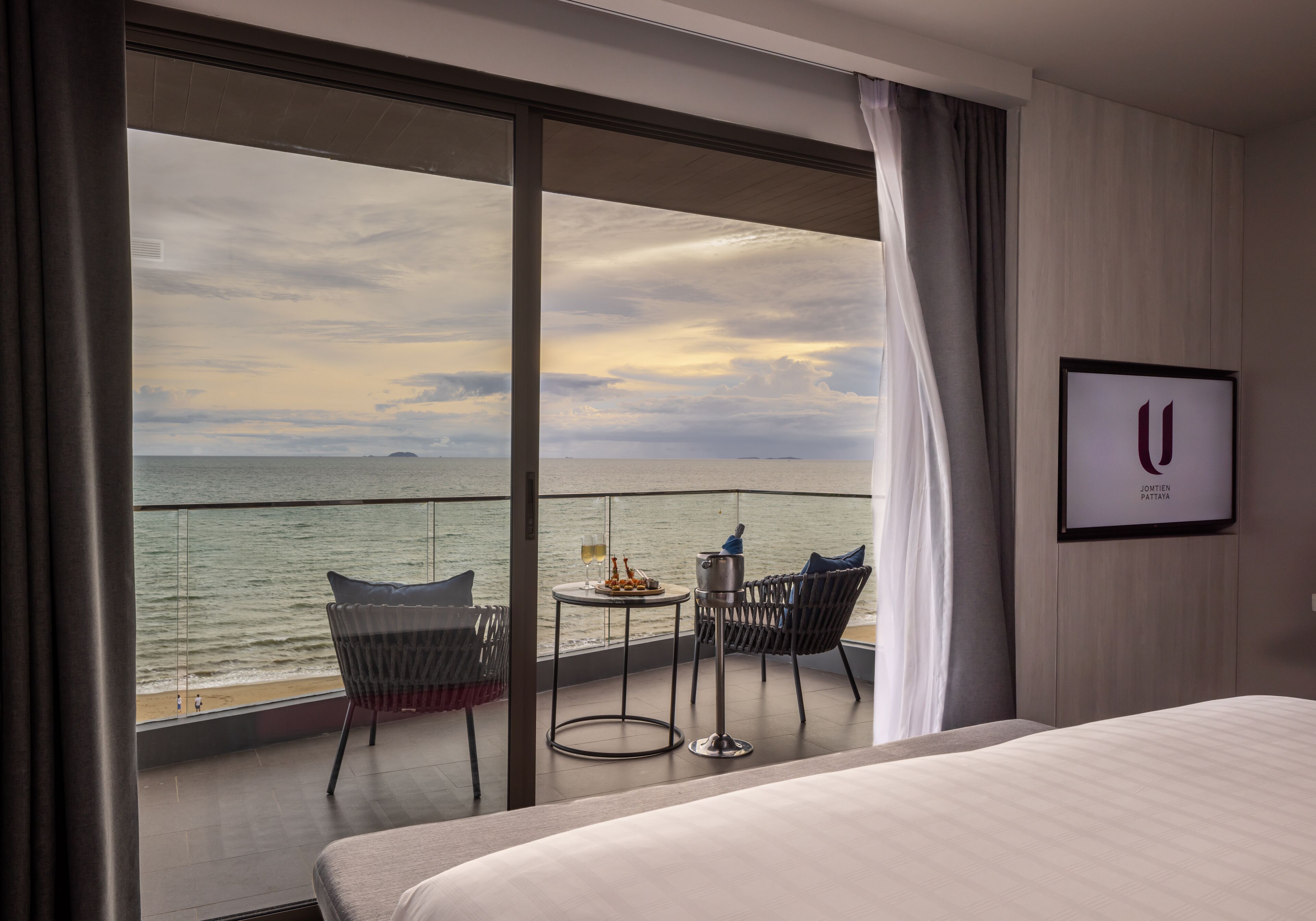 deluxe panoramic seaview ( 24 hours use of room ) | beach/ocean view