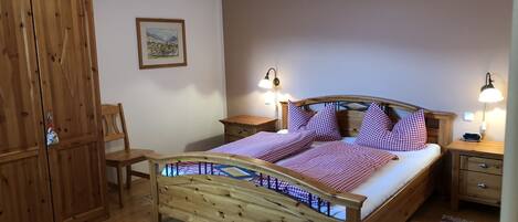 Apartment, Terrace | Desk, free cribs/infant beds, free WiFi, bed sheets