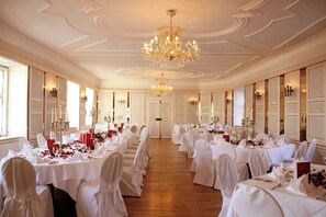Innenbereich für Hochzeiten