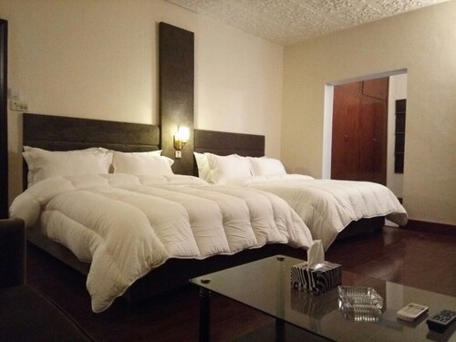 Shelton's Accommodator