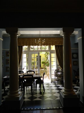 Bữa sáng nấu theo yêu cầu hàng ngày với phụ phí nhỏ 