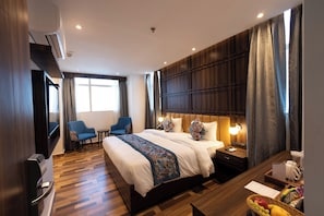 Caja de seguridad en la habitación y cortinas blackout