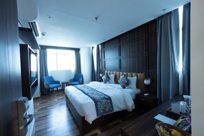 Superior Room, 1 Double Bed | In-room safe, desk, blackout curtains, soundproofing - Hyphen Business Hotel (Noida)