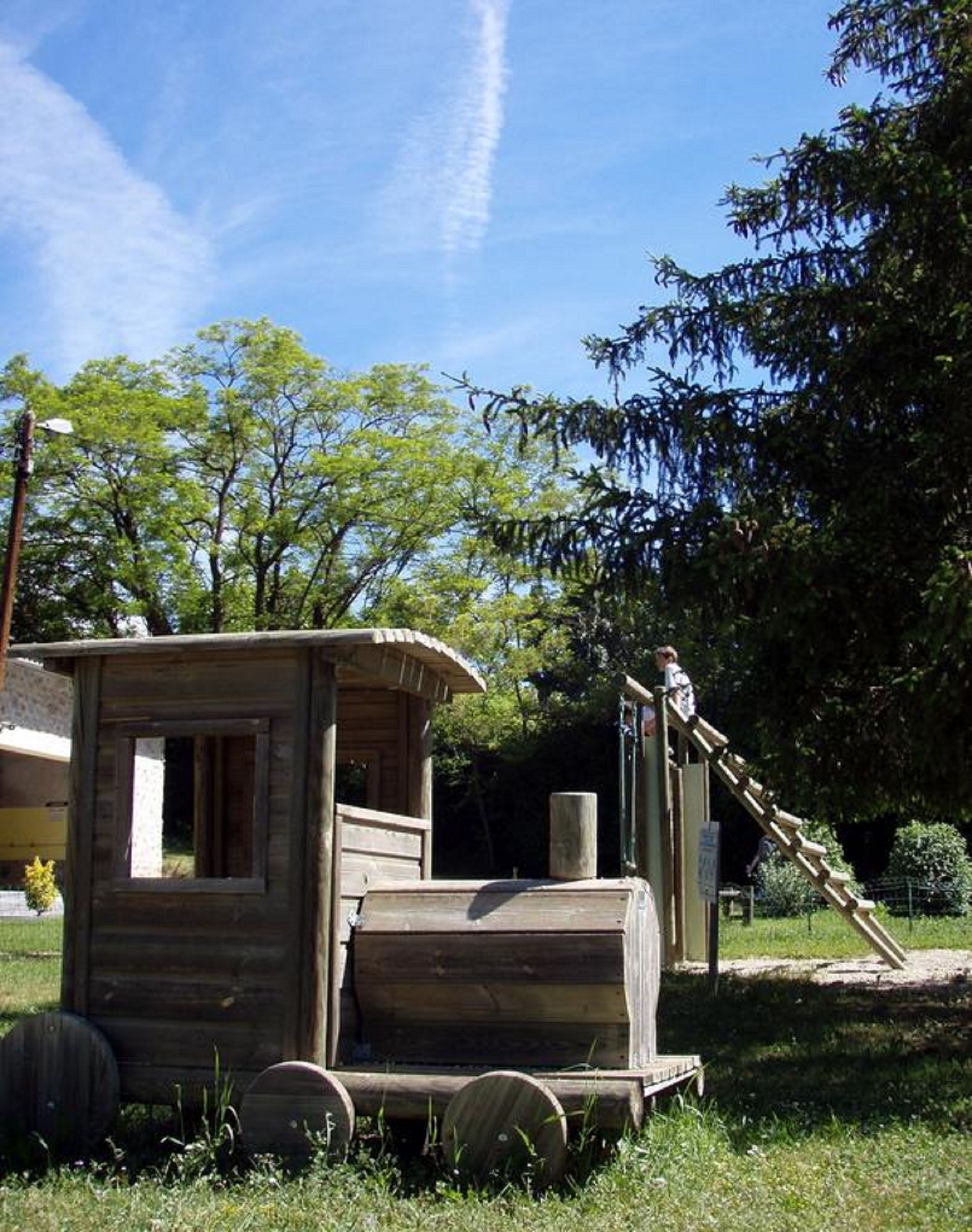 室外兒童遊樂區