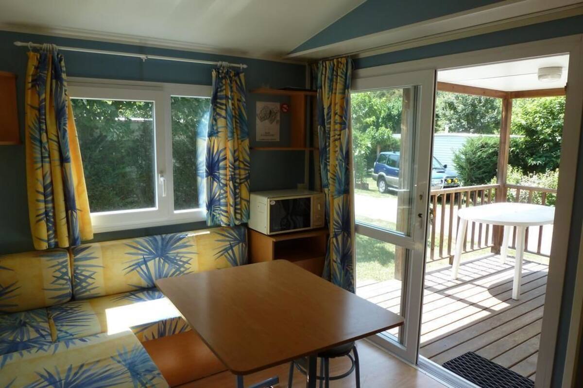 Comfort Mobile Home (4/6 persons) | Living room | Flat-screen TV