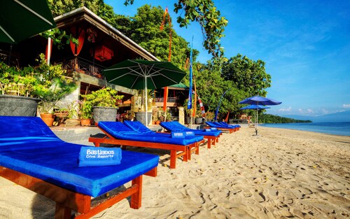 Asal Mula Pulau Bunaken: Kisah Perpisahan yang Menjadi Keajaiban Alam