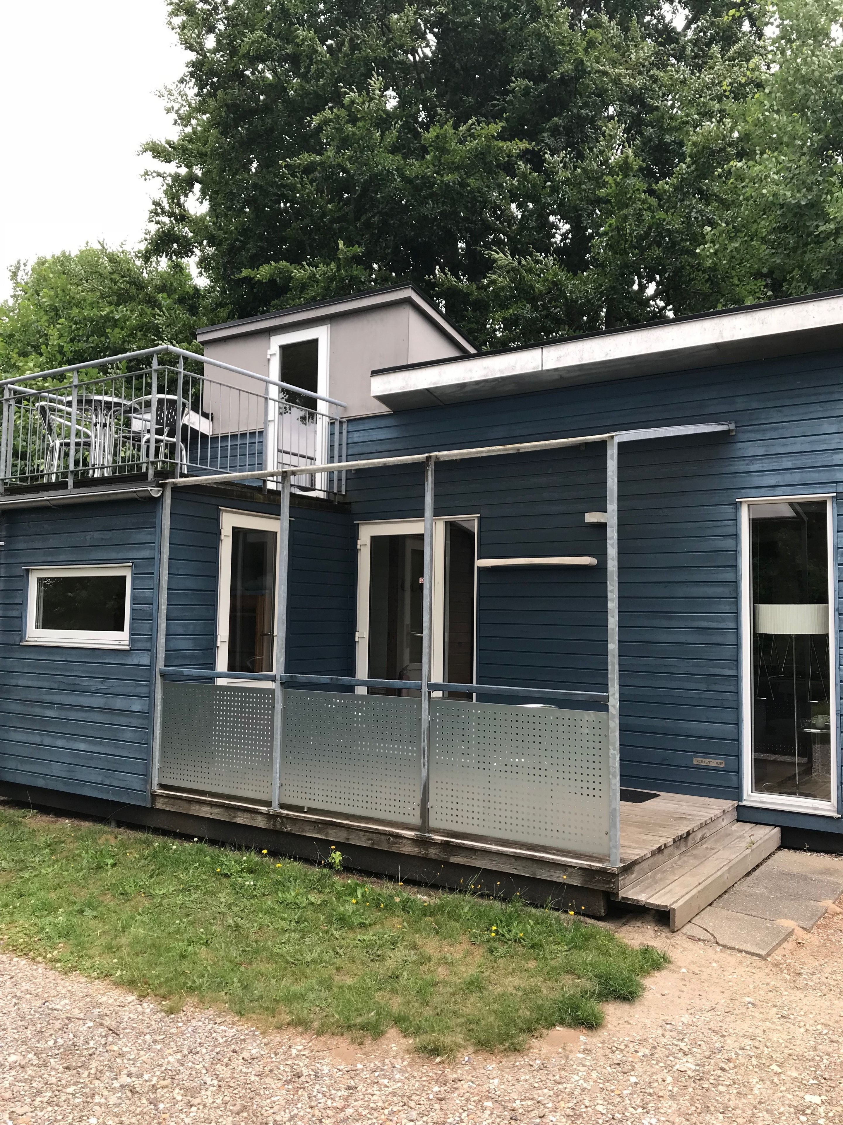 Vista frontal de la propiedad